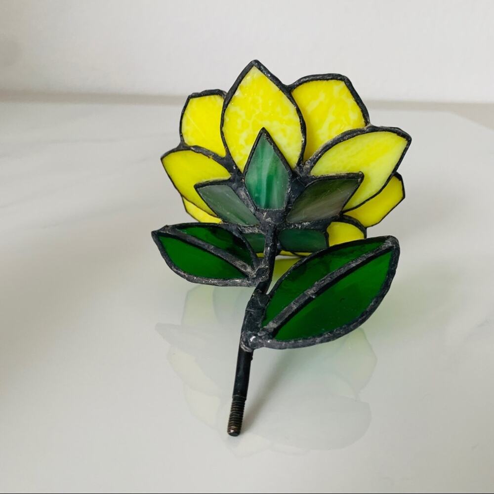 Vintage 3D Stained Glass Rose - Picture 7 of 9